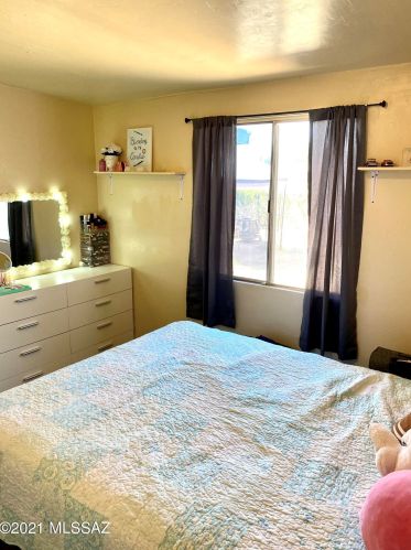 4068 Evergreen Ave, Tucson AZ 85730-3928 exterior