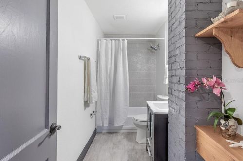 8109 Fielding Ave, Tampa FL  33604-2911 exterior