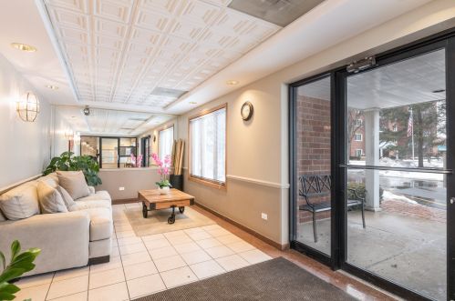 6540 Irving Park Rd, Chicago, IL 60634-2460