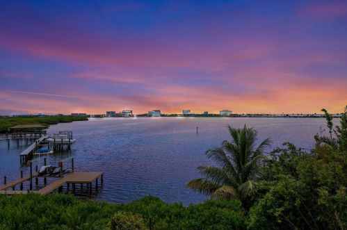 4119 Cswy Vis Dr, Tampa FL 33615-5416 exterior