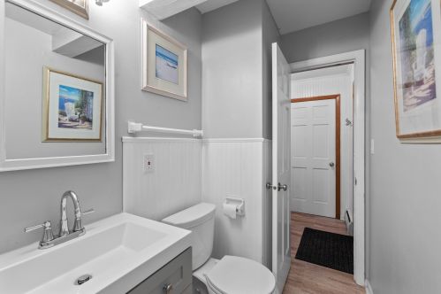 2415 Rochelle Ave, Milwaukee WI 53209-2624 exterior