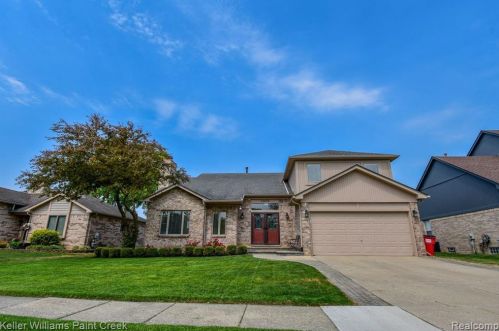53039 Bayberry Dr, Macomb Township, MI 48042-2839