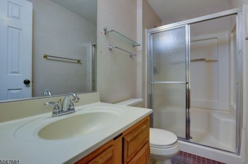 78 Tiffany Blvd, Newark NJ 07104-2425 exterior