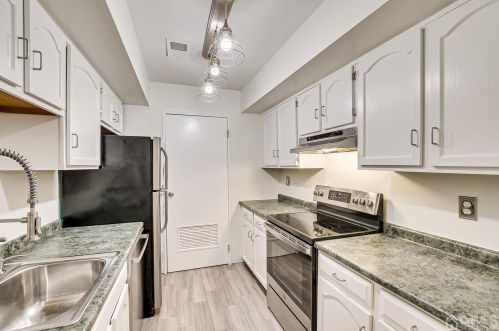 30 Prospect St, Metuchen NJ 08840-2270 exterior