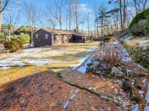 868 Greenville Ave, Providence RI  02919-1324 exterior