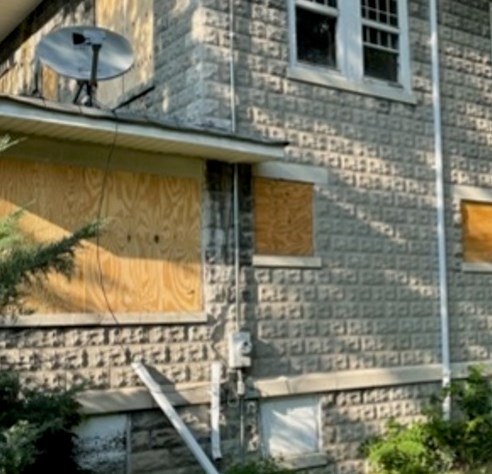 312 Union St, Joliet, IL 60433-1939