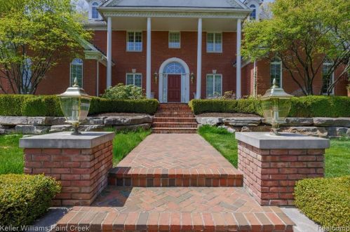 5394 Abbey Rd, Rochester MI 48307-2400 exterior