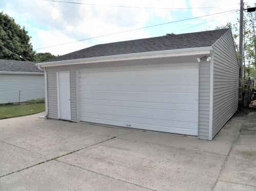 1410 19th St, Manitowoc, WI 54220-5641