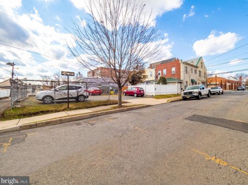 1052 Brunswick Ave, Trenton NJ 08648-8000 exterior