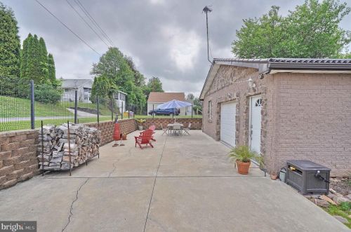 114 Chestnut St, Slatington PA 18080-1512 exterior