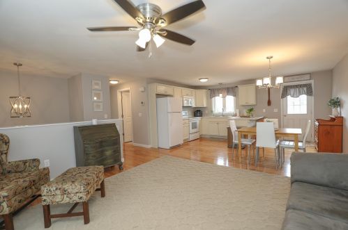 12 Ty Ln, Concord NH  03303-1049 exterior