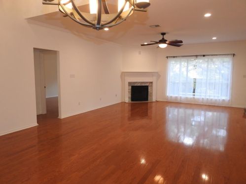 11207 Crossland Dr, Austin TX  78726-1323 exterior