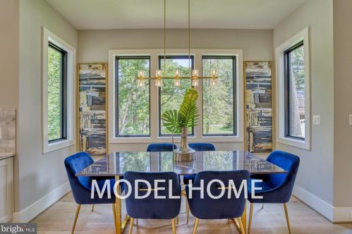 1713 Macon St, Mc Lean VA  22101-5130 exterior