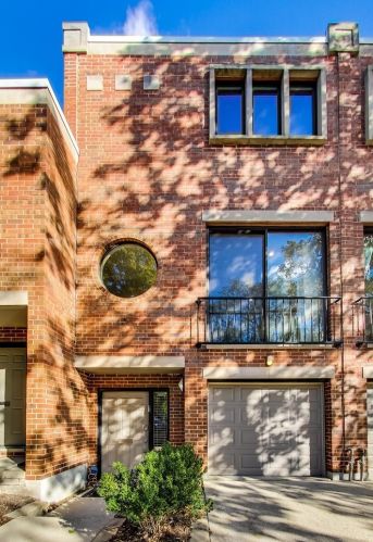 3029 Greenview Ave, Chicago, IL 60657-3109