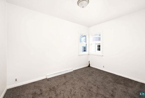 4825 Oakley St, Duluth MN 55804-1235 exterior