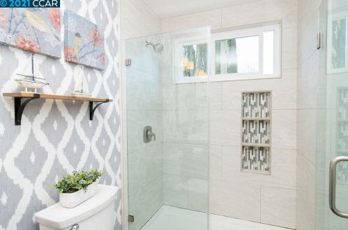 1322 Mountbatten Ct, Concord CA 94518-3927 exterior