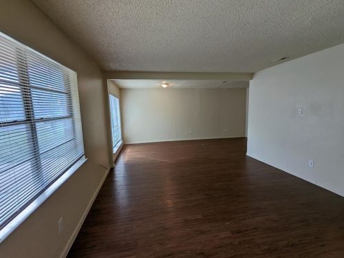 3827 Black Oak Dr, Dallas TX  75241-3310 exterior