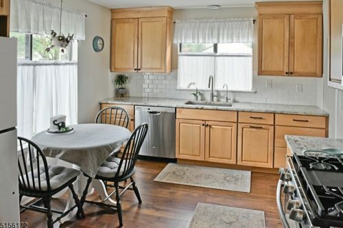 12 Oriole Ter, Fredon NJ 07860-1465 exterior