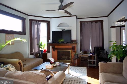 1223 Harrison St, Philadelphia PA 19124-2910 exterior