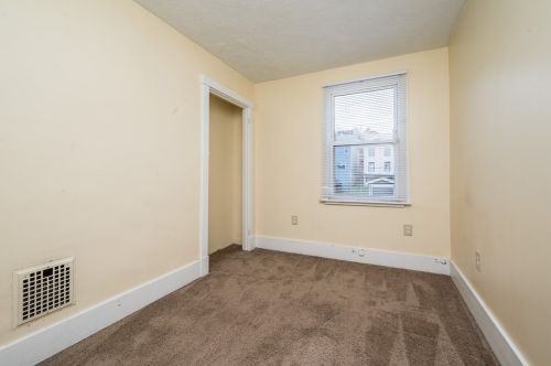 1626 Leolyn St, Pittsburgh PA  15210-3939 exterior