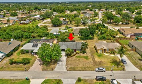 2661 Monterrey Ln, Fort Pierce FL 34953-2085 exterior