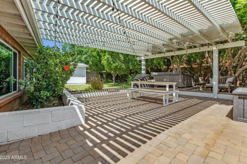 7035 15th St, Phoenix AZ  85020-5414 exterior