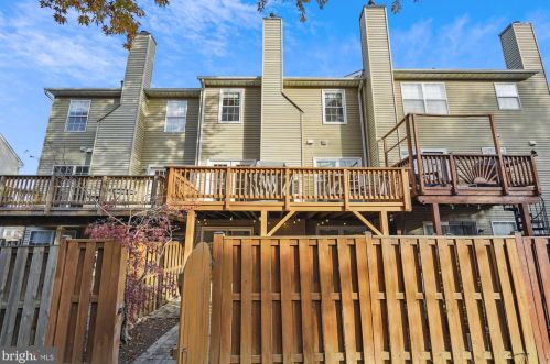 6607 Kelsey Pt Cir, Alexandria VA 22315-5528 exterior