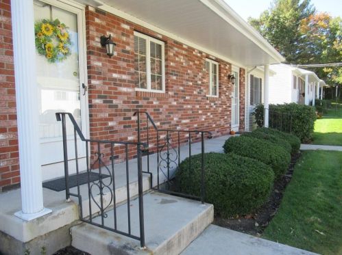 3 Scenery Ln, Providence, RI 02919-7500