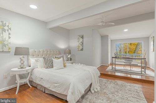 5837 Biscayne Dr, Alexandria VA  22303-1925 exterior