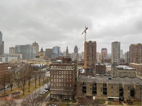 929 Astor St, Milwaukee WI  53202-3420 exterior