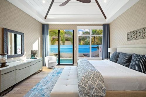 1230 Gulf Shore Blvd, Naples FL exterior