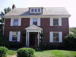 81 Prescott St, Newton, MA 02460-1718