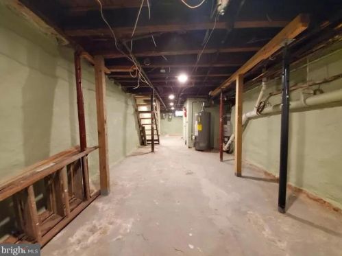 324 18 St, Philadelphia PA 19140-1014 exterior