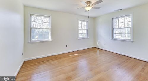 1101 Morningside Ln, Alexandria VA 22308-1042 exterior