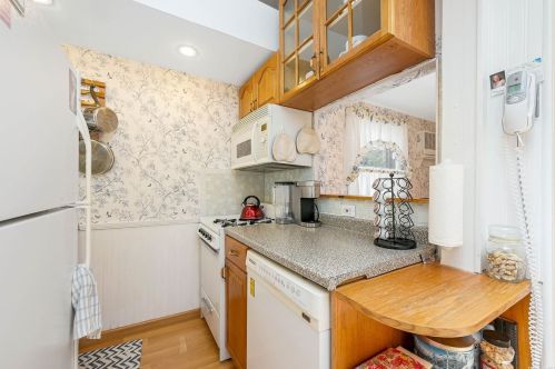 29 Vondran St, Huntington Station NY 11746-2548 exterior