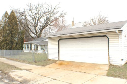 172 61, Milwaukee WI 53214-1811 exterior