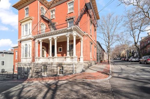 110 Benefit St, Providence RI  02903-1228 exterior