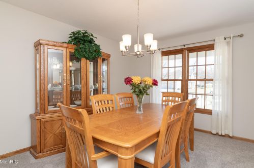 10400 Roger St, Kalamazoo MI 49002-7185 exterior