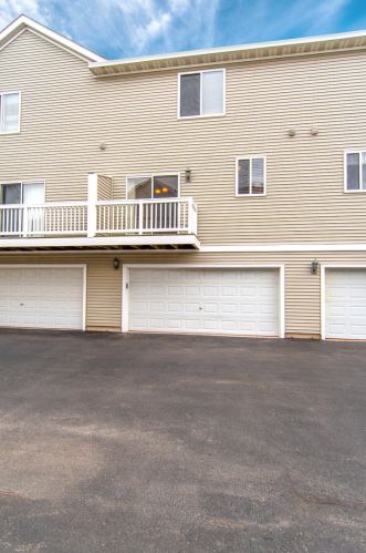 1754 Fieldstone Dr, Joliet IL 60404-7402 exterior