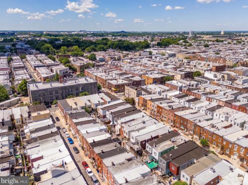 2418 Iseminger St, Philadelphia PA  19148-3518 exterior