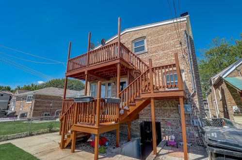 5527 Kilbourn Ave, Chicago IL 60646-5937 exterior