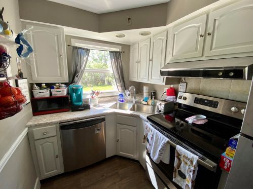 2283 Hudson St, Meskegon MI 49441-3221 exterior