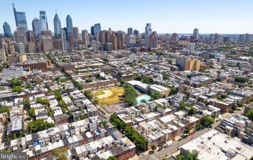 807 18 St, Philadelphia PA 19130-1502 exterior