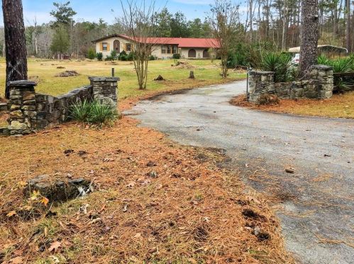 6514 Rockland Rd, Lithonia GA 30038-3438 exterior