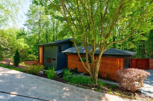 620 Colebrook Ct, Atlanta GA  30327-4710 exterior