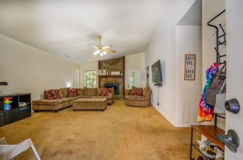 2604 Laurel View Dr, Lithonia GA  30039-7011 exterior