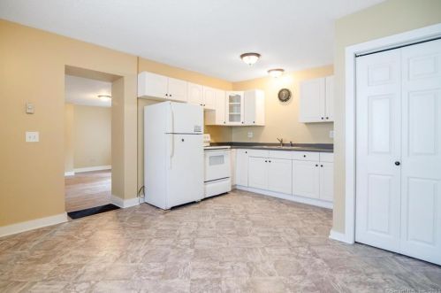 88 Church St, Enfield CT 06082-3332 exterior