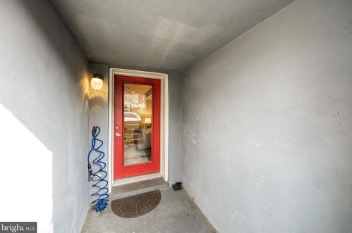 1268 Owen Pl, Washington DC 20002-2808 exterior