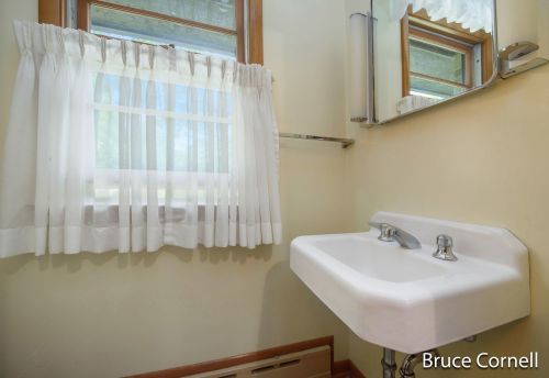 1056 60 St, Grand Rapids MI 49508-7069 exterior