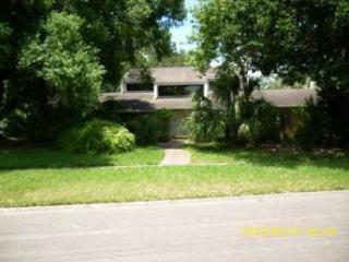 13354 Golf Crest Cir, Tampa, FL 33618-8650